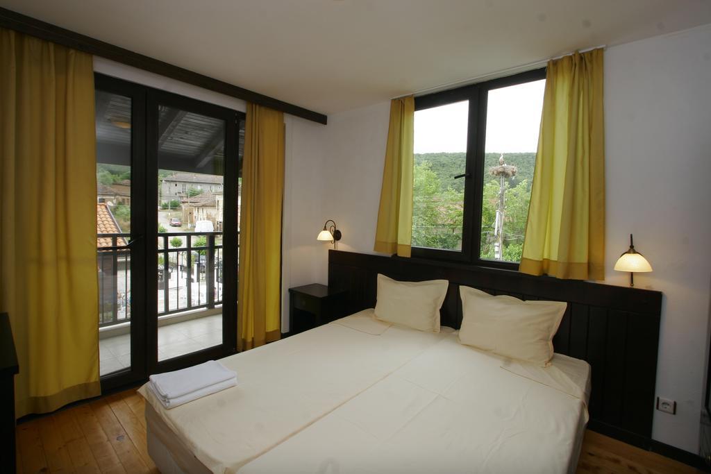 Guest House Bukor Shtepi Mandrica Exterior photo