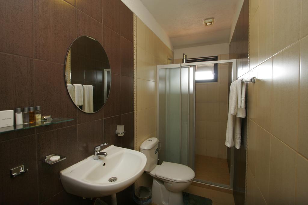 Guest House Bukor Shtepi Mandrica Exterior photo