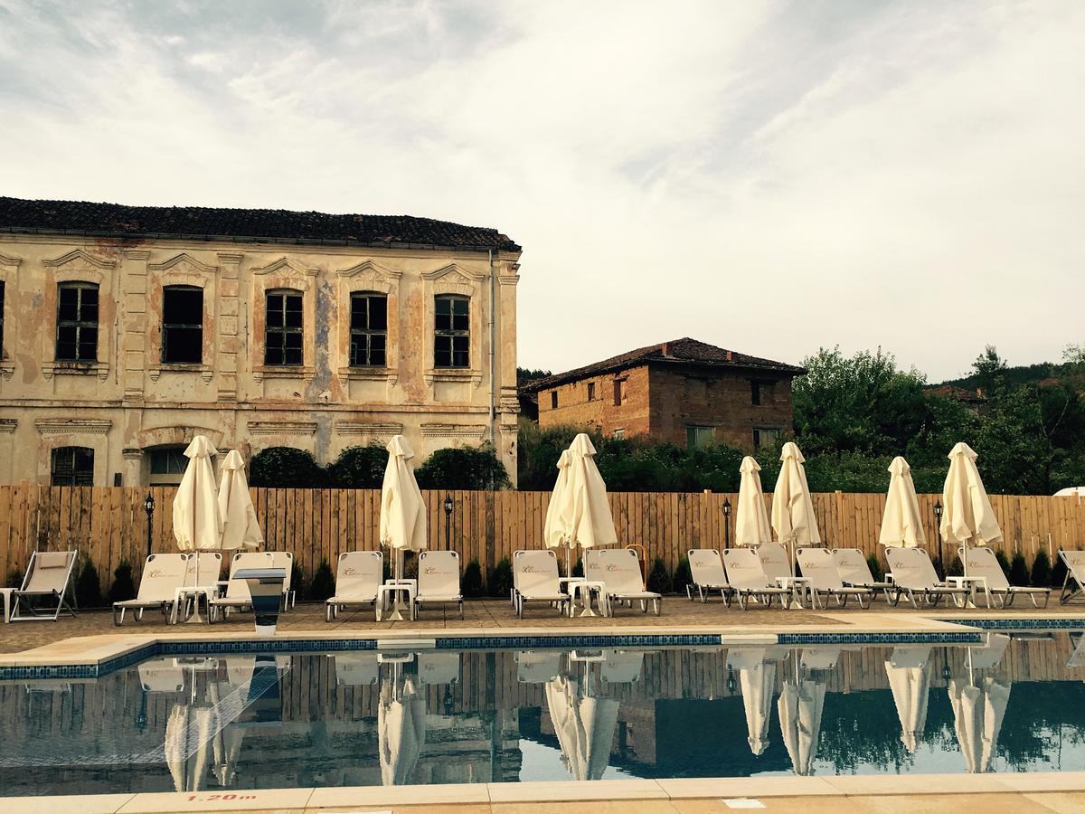 Guest House Bukor Shtepi Mandrica Exterior photo