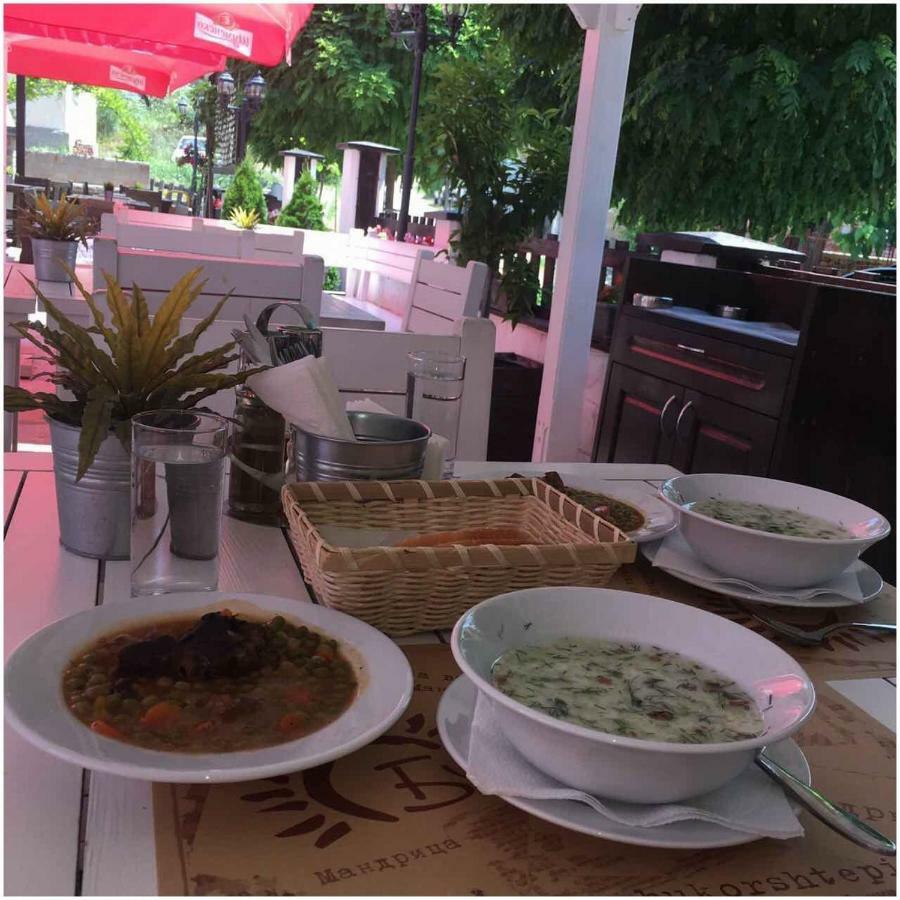 Guest House Bukor Shtepi Mandrica Exterior photo