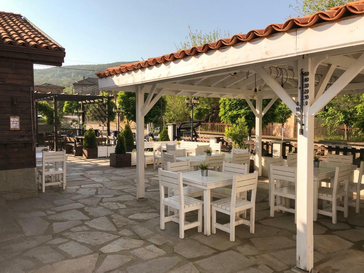 Guest House Bukor Shtepi Mandrica Exterior photo