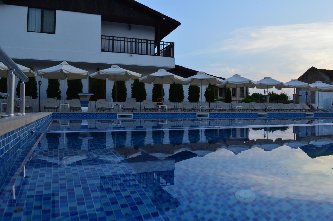 Guest House Bukor Shtepi Mandrica Exterior photo