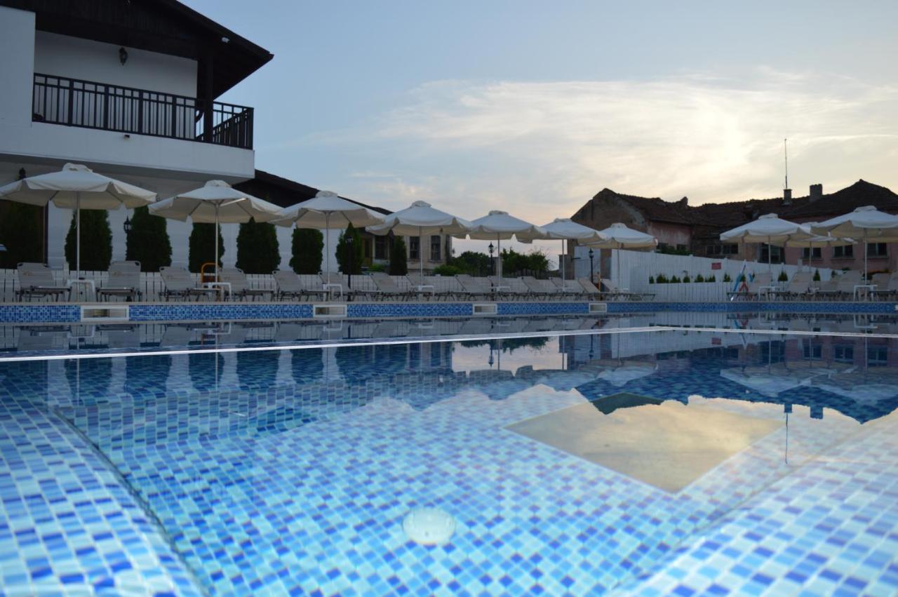 Guest House Bukor Shtepi Mandrica Exterior photo
